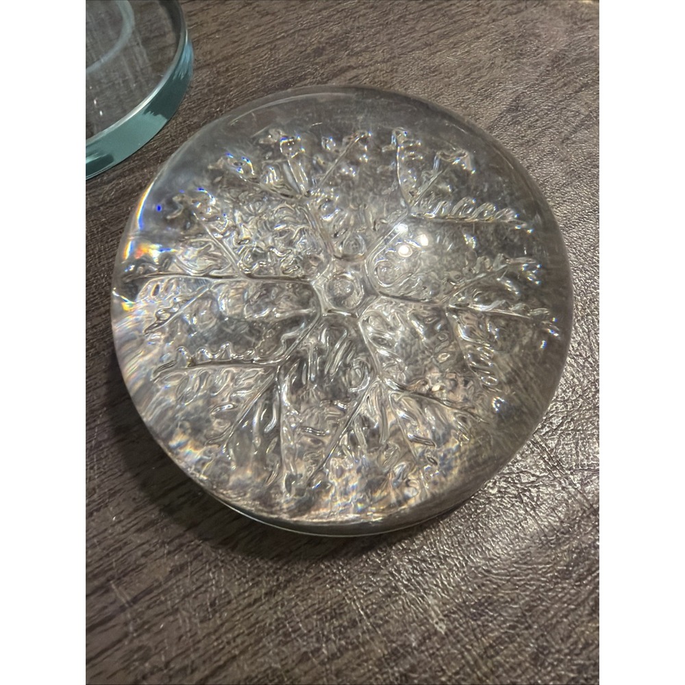 Vtg Avon Snowflake 24% Lead Crystal Glass Paperweight Made in France Free US Shi